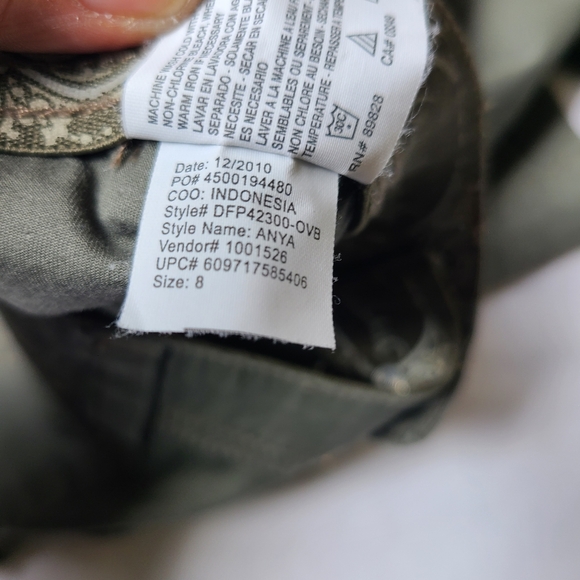 Gloria Vanderbilt Anya Capri Cargo Pants. Sage Green Size 8 - Picture 6 of 14